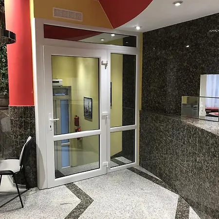 Aplauz Hostel