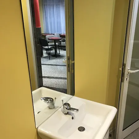 Aplauz Hostel